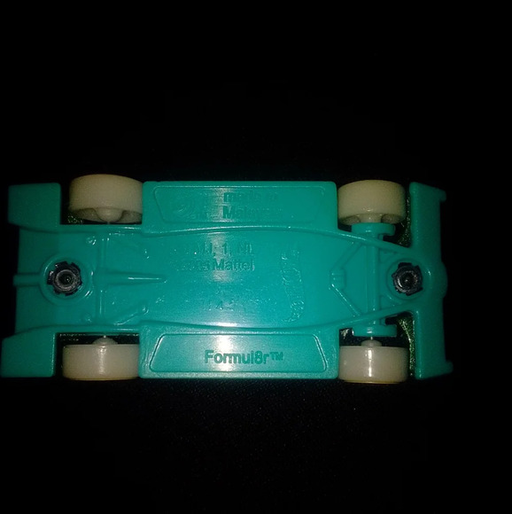 Hot Wheels FORMUL8R Race Car GLOW WHEELS HW 2005 Loose - Picture 6 of 7